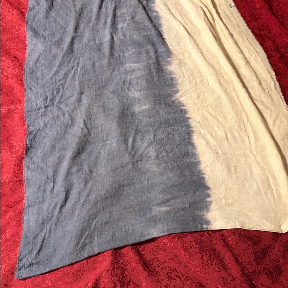 Two-Tone Gray and Cream Scarf